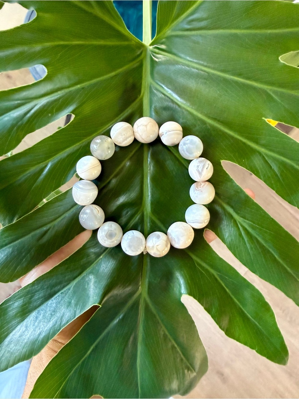 Agate bracelet (one)